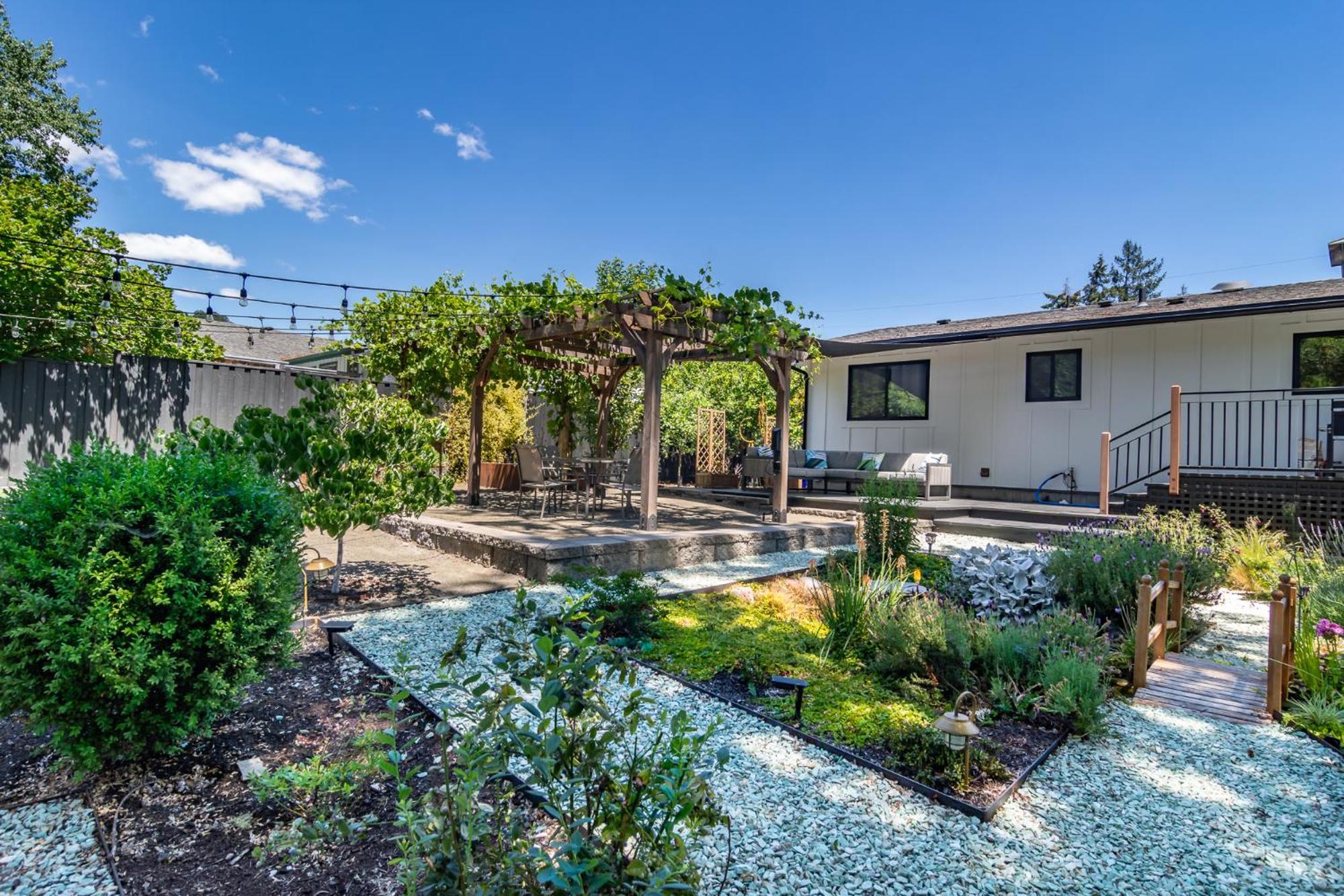 Chic Rv Retreat, Stunning Yard In Roseburg Hotel Bagian luar foto