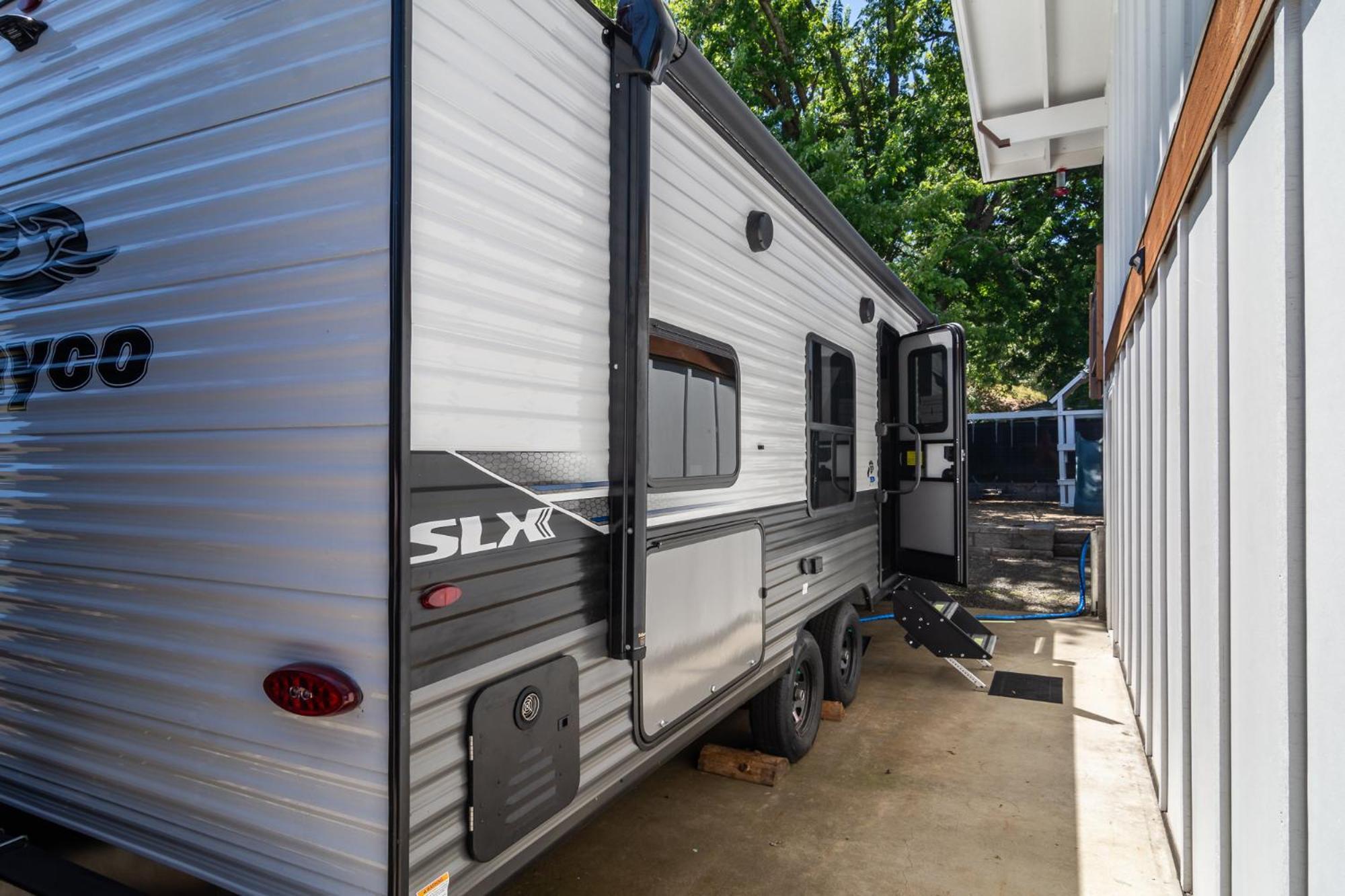 Chic Rv Retreat, Stunning Yard In Roseburg Hotel Bagian luar foto