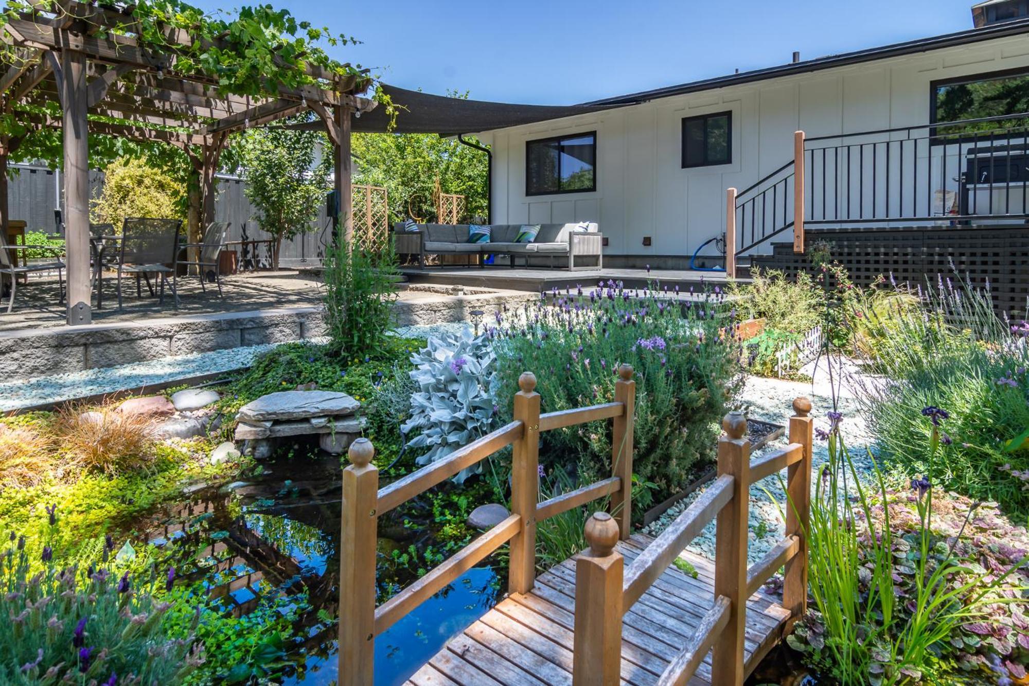 Chic Rv Retreat, Stunning Yard In Roseburg Hotel Bagian luar foto