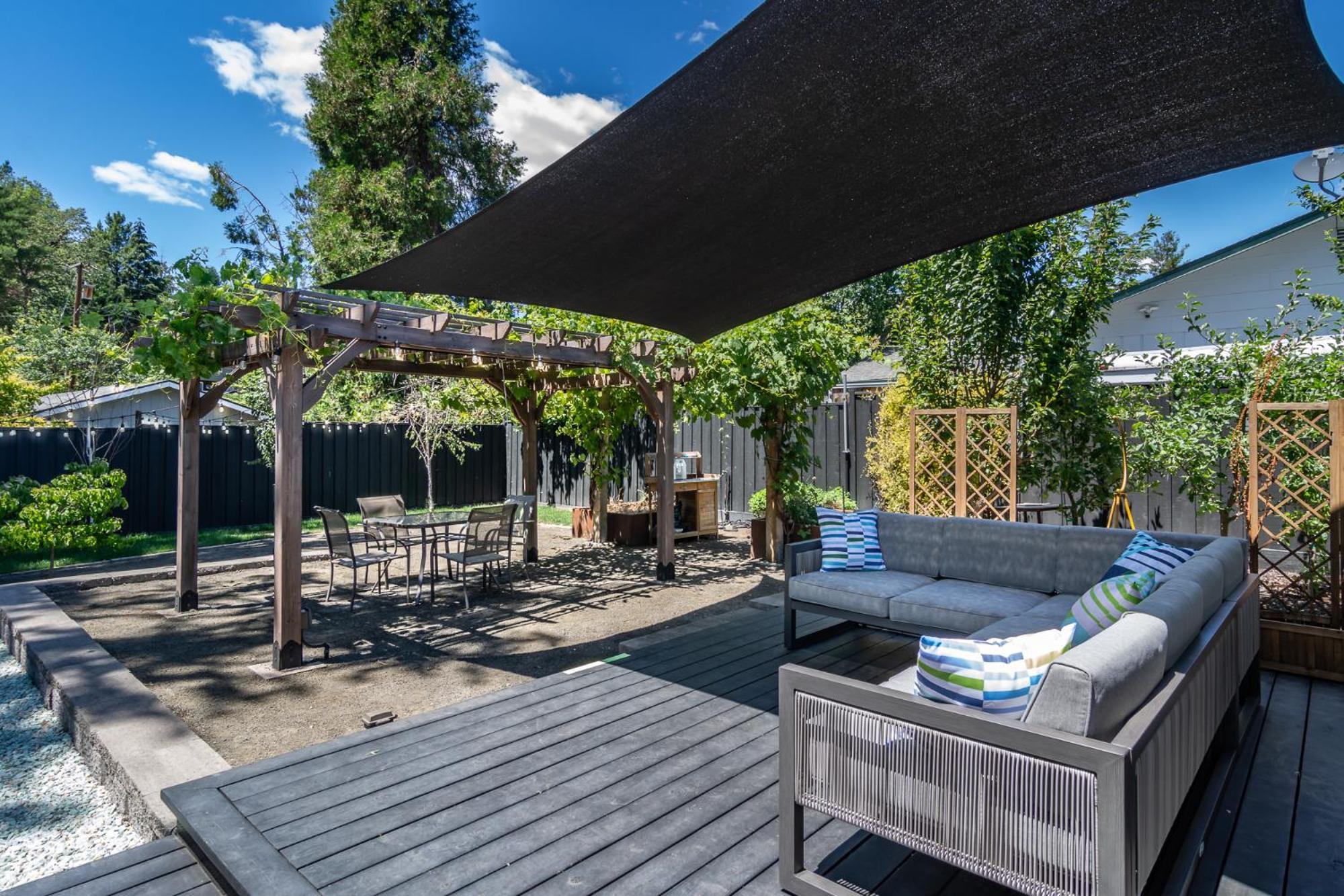 Chic Rv Retreat, Stunning Yard In Roseburg Hotel Bagian luar foto