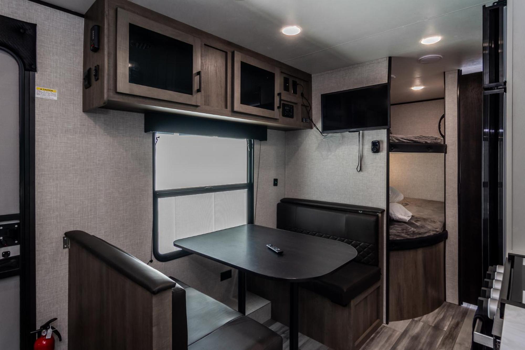 Chic Rv Retreat, Stunning Yard In Roseburg Hotel Bagian luar foto