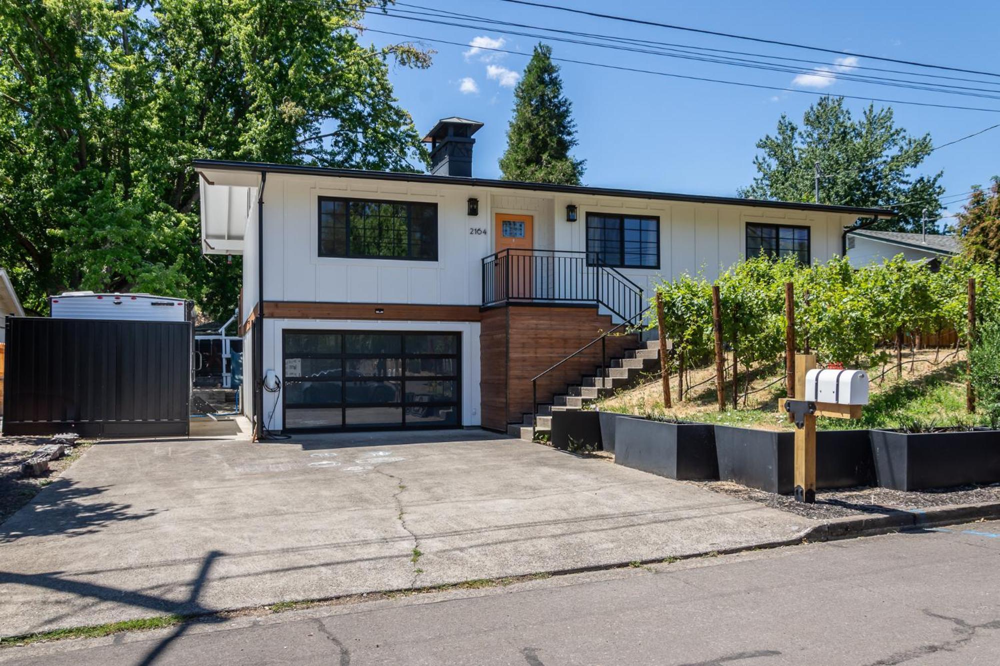 Chic Rv Retreat, Stunning Yard In Roseburg Hotel Bagian luar foto