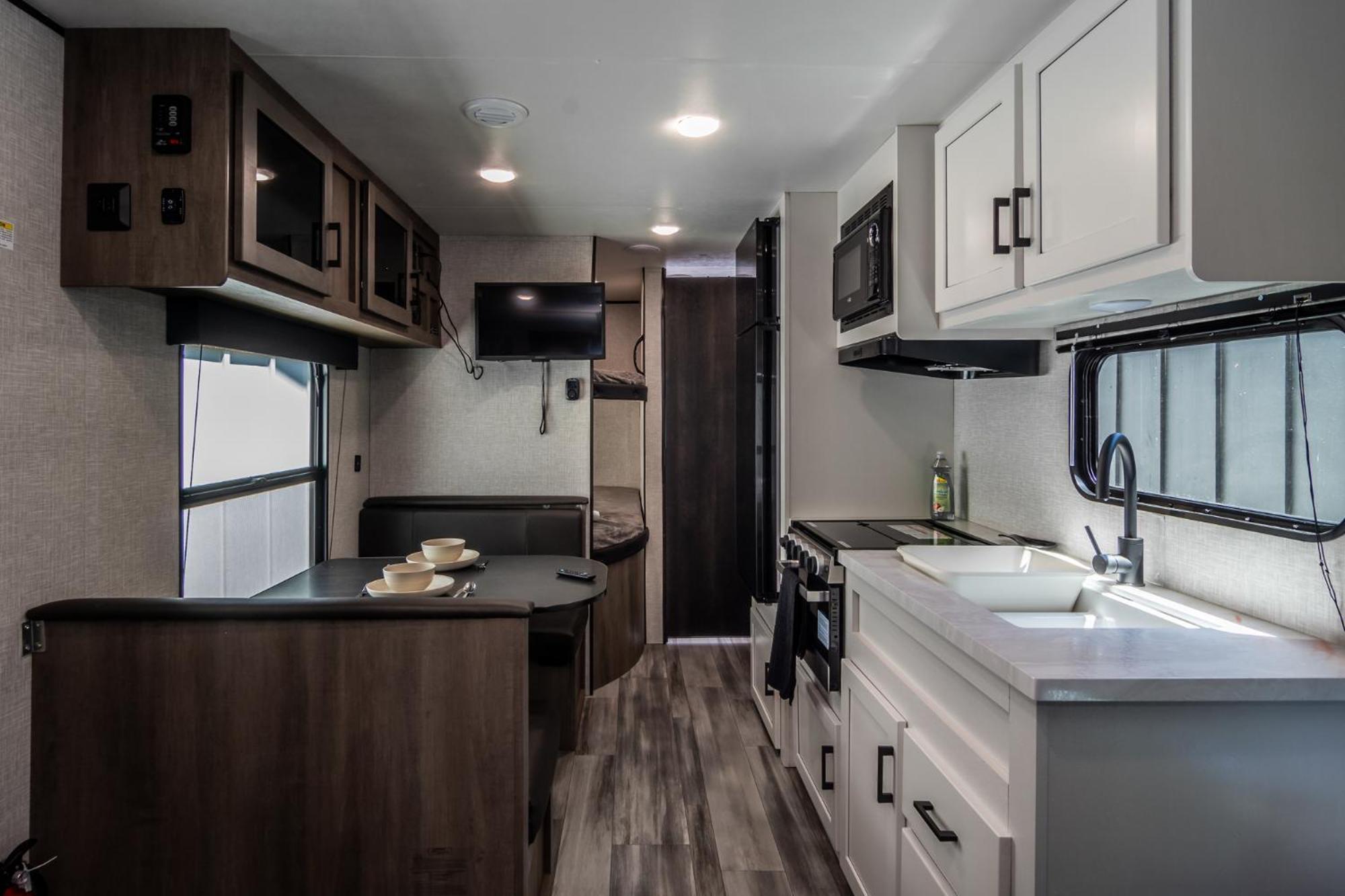 Chic Rv Retreat, Stunning Yard In Roseburg Hotel Bagian luar foto