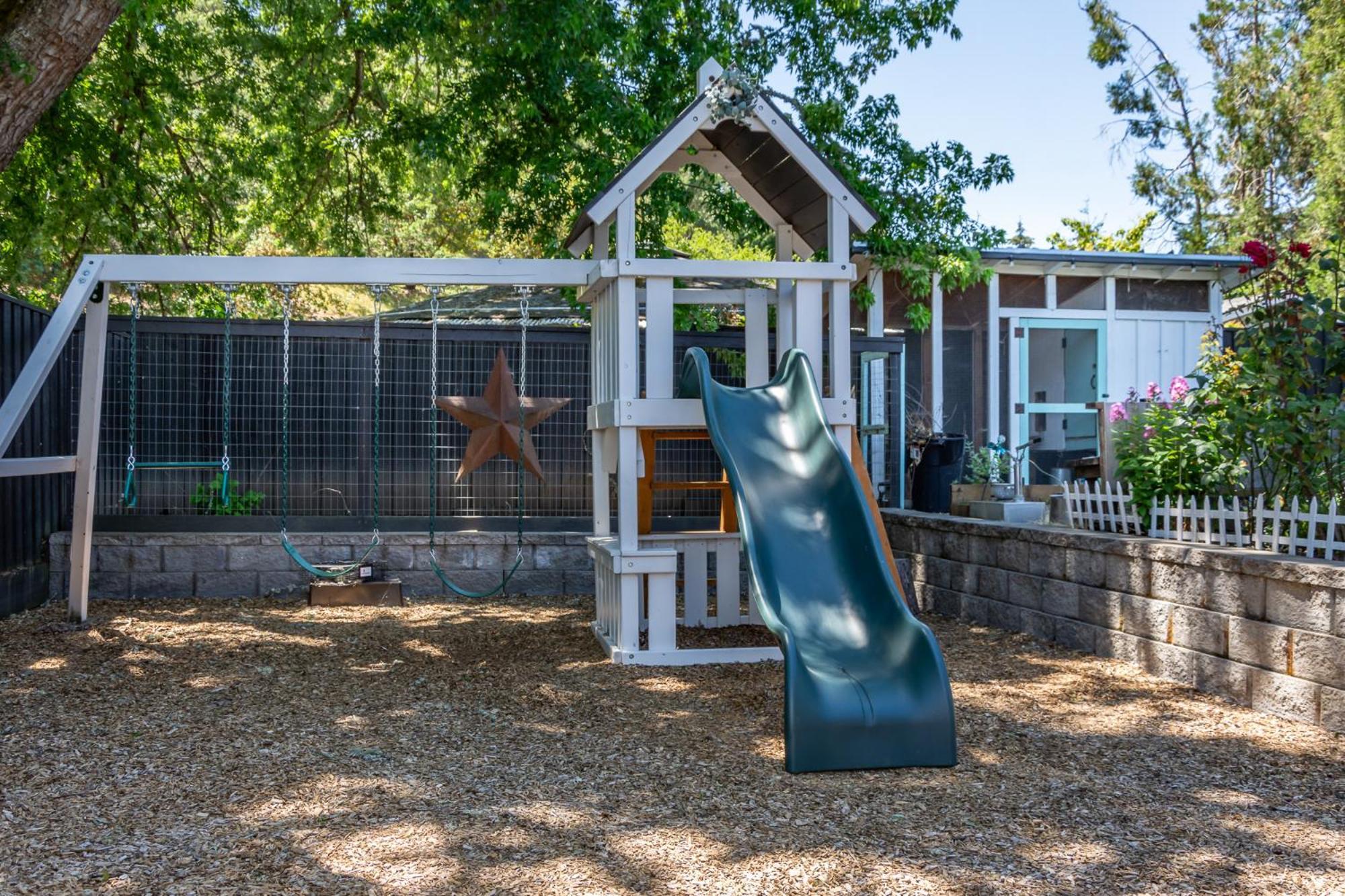 Chic Rv Retreat, Stunning Yard In Roseburg Hotel Bagian luar foto